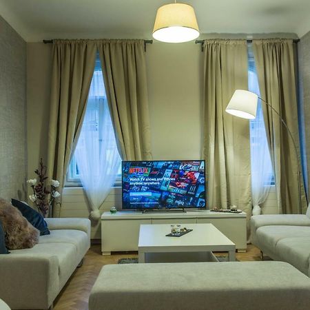 Exclusive 3 Bedroom Top-Notch Flat, Great Location Прага Екстериор снимка