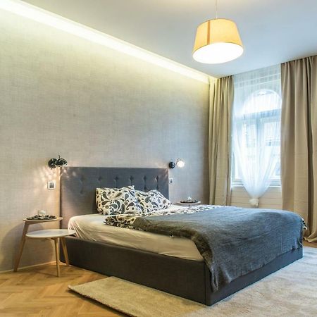 Exclusive 3 Bedroom Top-Notch Flat, Great Location Прага Екстериор снимка