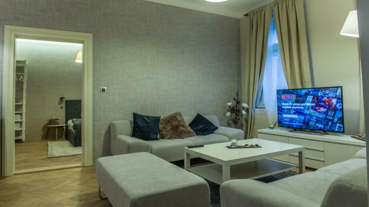 Exclusive 3 Bedroom Top-Notch Flat, Great Location Прага Екстериор снимка