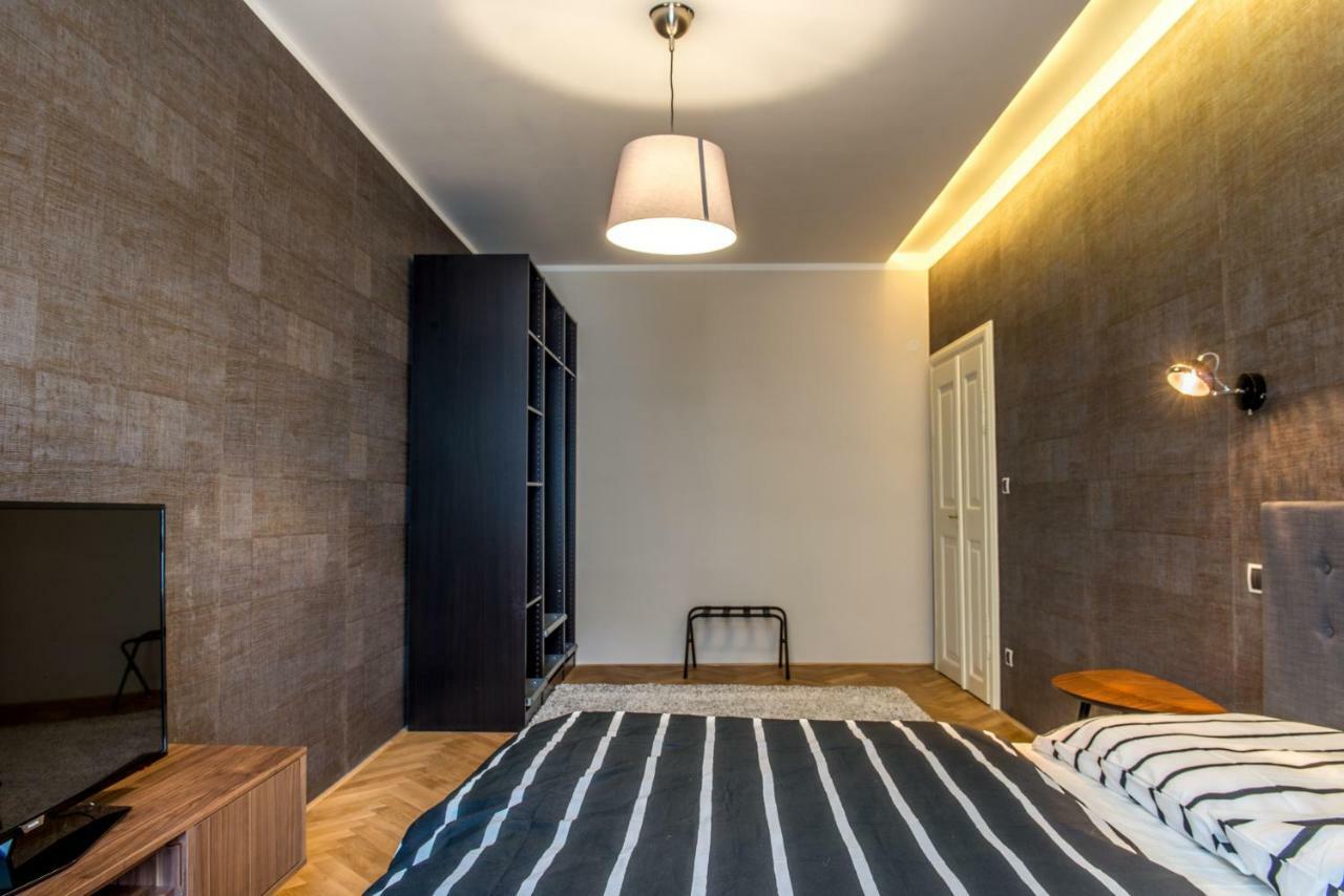 Exclusive 3 Bedroom Top-Notch Flat, Great Location Прага Екстериор снимка