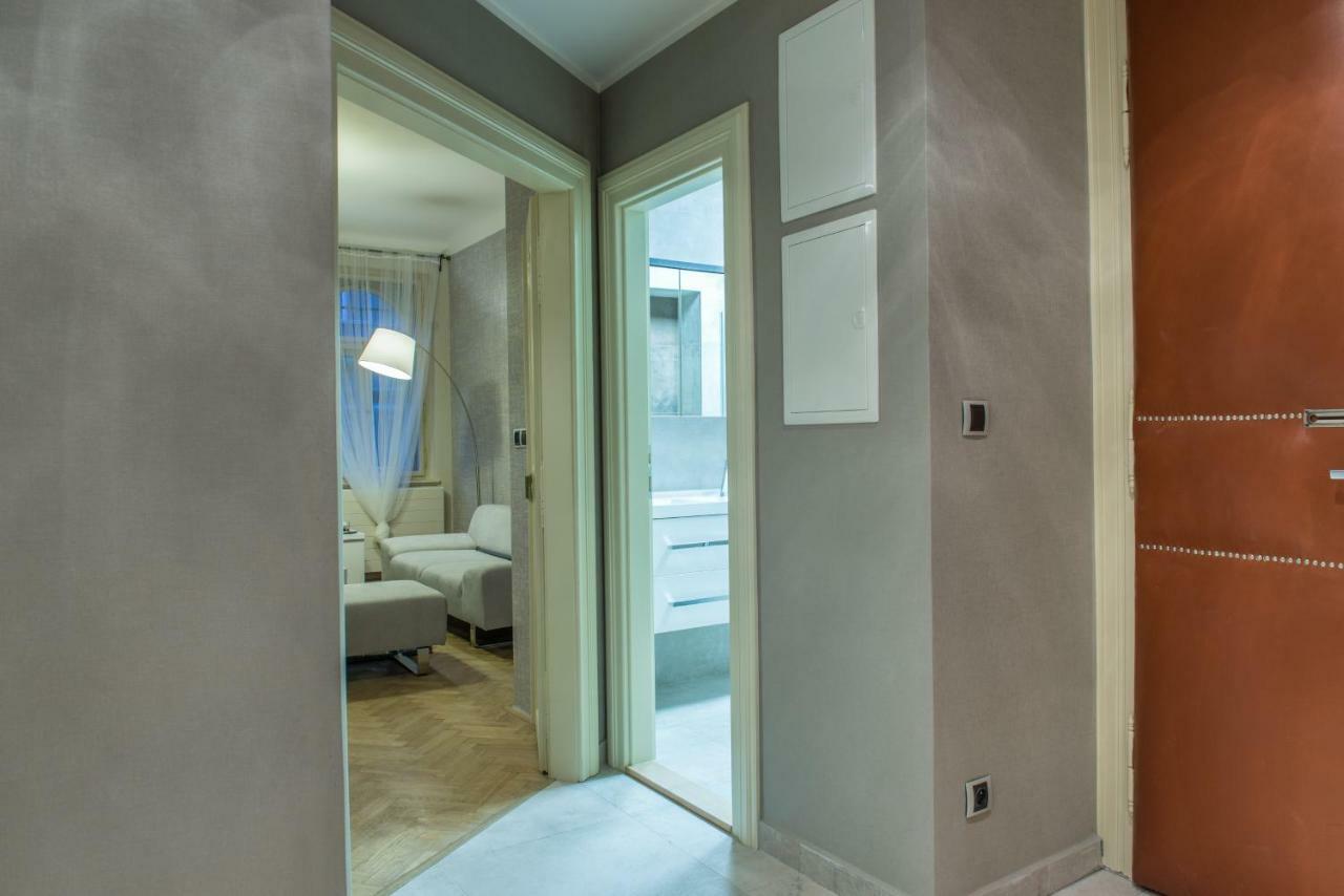 Exclusive 3 Bedroom Top-Notch Flat, Great Location Прага Екстериор снимка