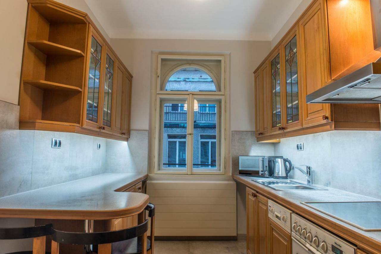 Exclusive 3 Bedroom Top-Notch Flat, Great Location Прага Екстериор снимка