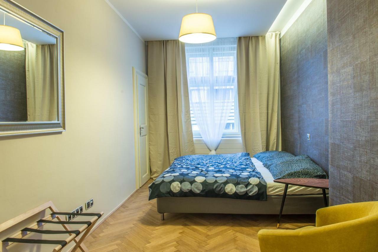 Exclusive 3 Bedroom Top-Notch Flat, Great Location Прага Екстериор снимка