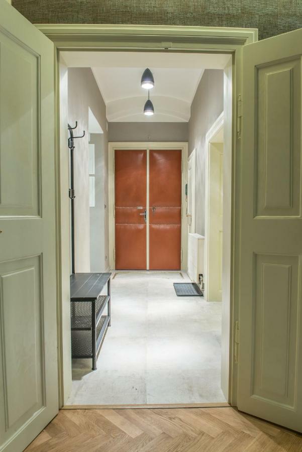 Exclusive 3 Bedroom Top-Notch Flat, Great Location Прага Екстериор снимка