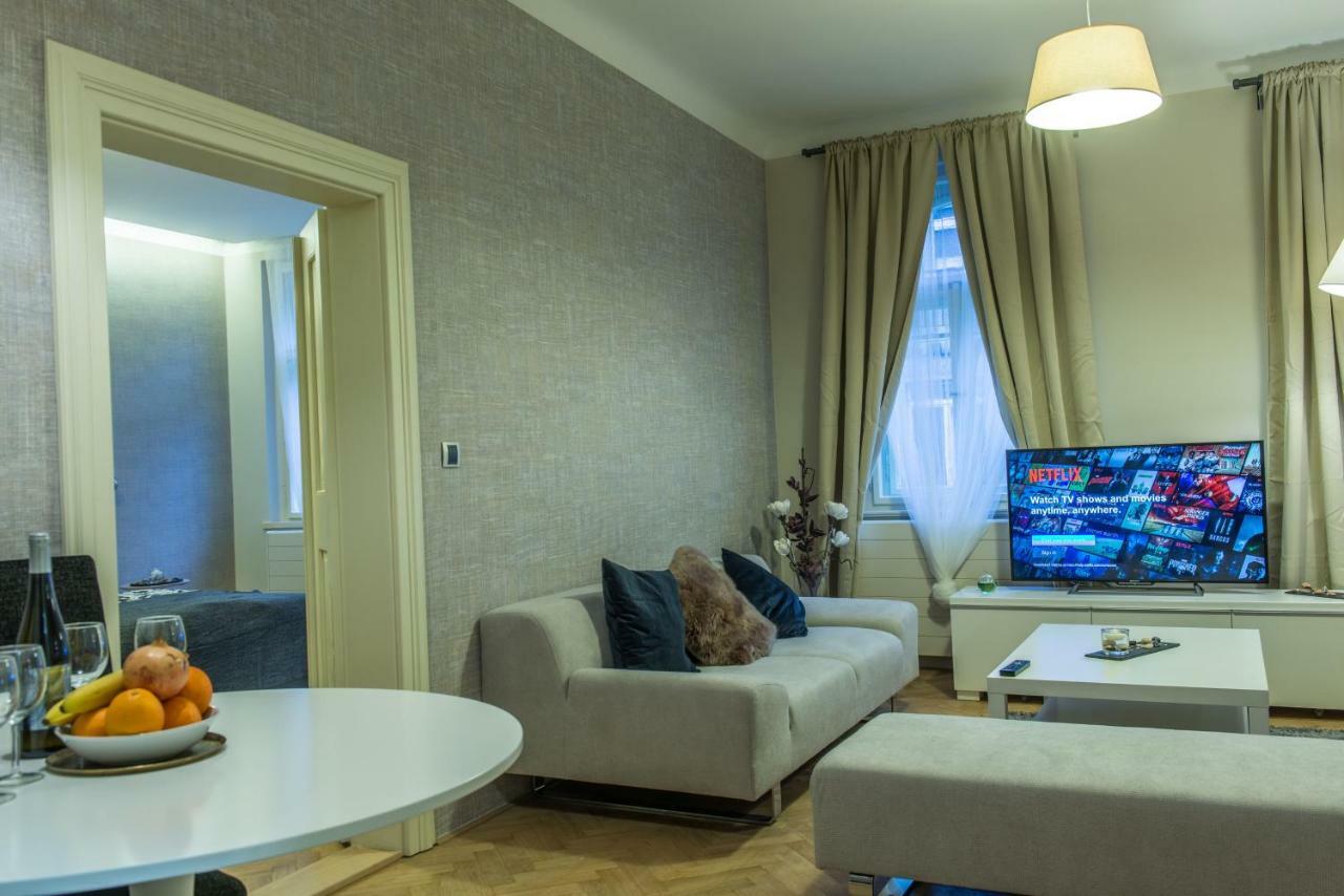 Exclusive 3 Bedroom Top-Notch Flat, Great Location Прага Екстериор снимка